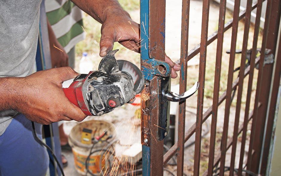 techniciens qualifiés serrurier ouverture de porte Courbevoie